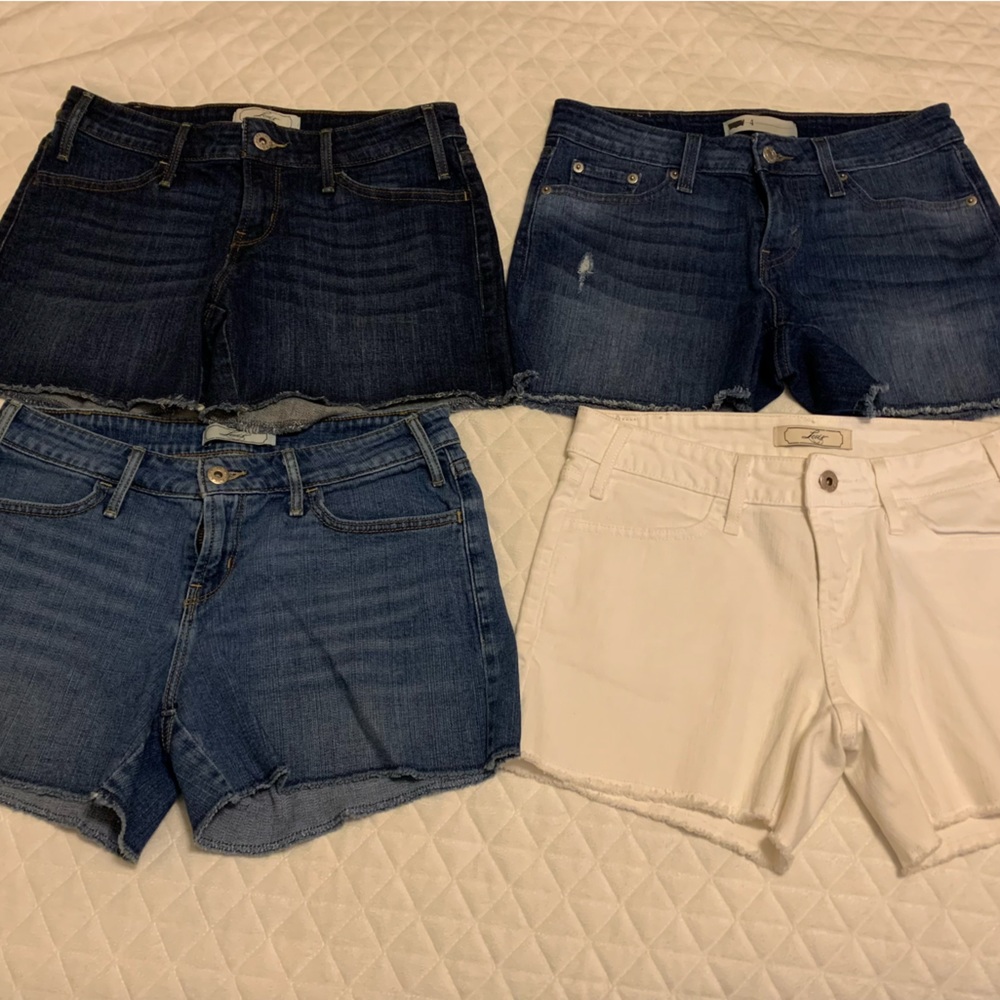 Levi’s denim shorts,size 4